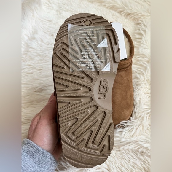 UGG Kids NWT Classic Ultra Mini Chestnut Boots Size 13 Suede Shearling - Picture 10 of 16